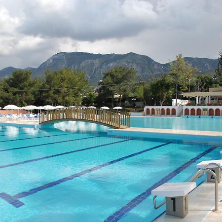 Uptown Bueyuek Anadolu Girne Hotel Екстериор снимка