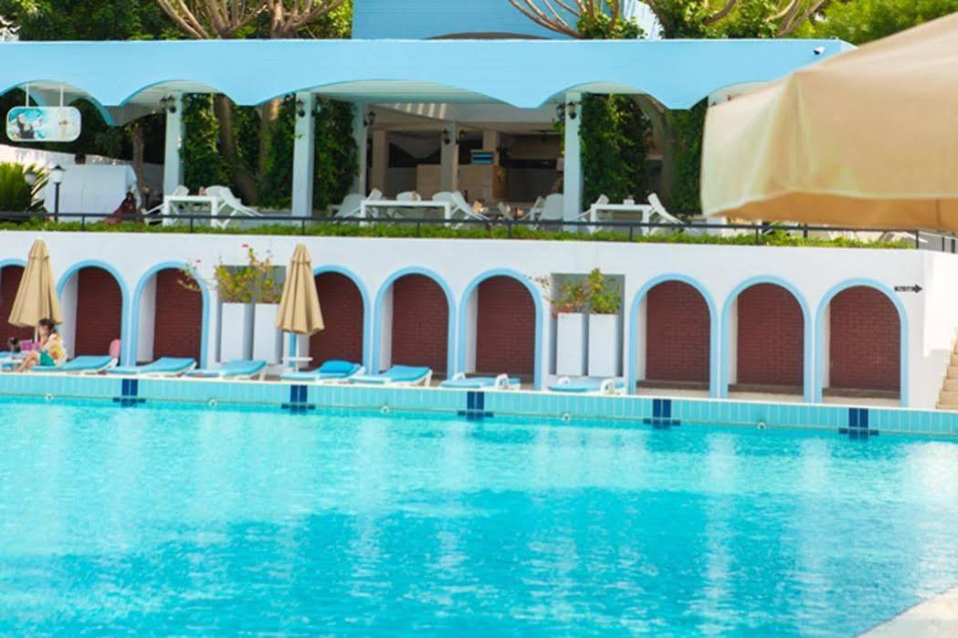 Uptown Bueyuek Anadolu Girne Hotel Екстериор снимка