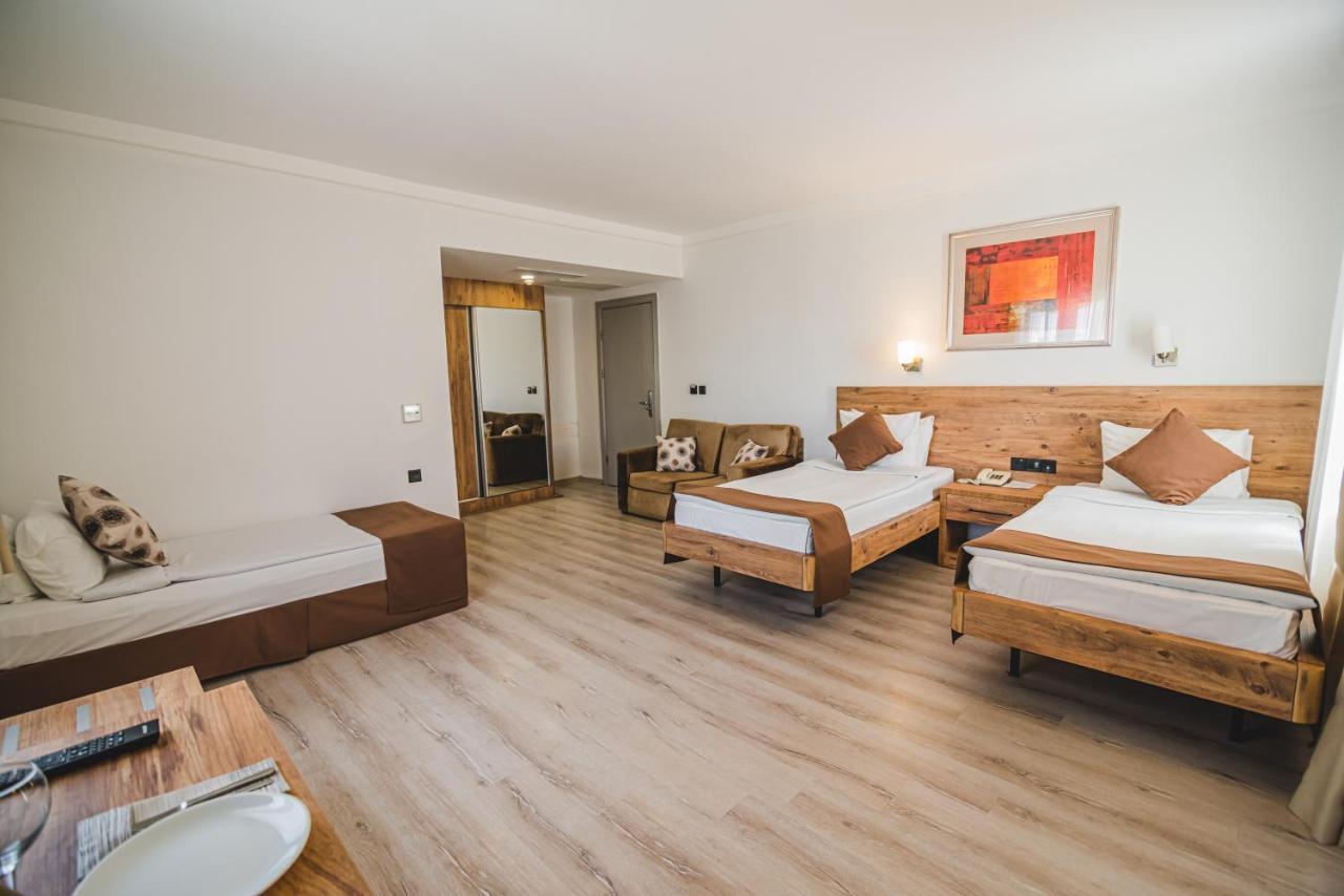 Uptown Bueyuek Anadolu Girne Hotel Екстериор снимка