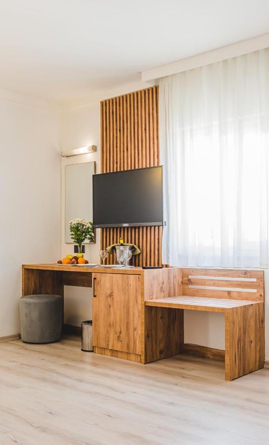 Uptown Bueyuek Anadolu Girne Hotel Екстериор снимка