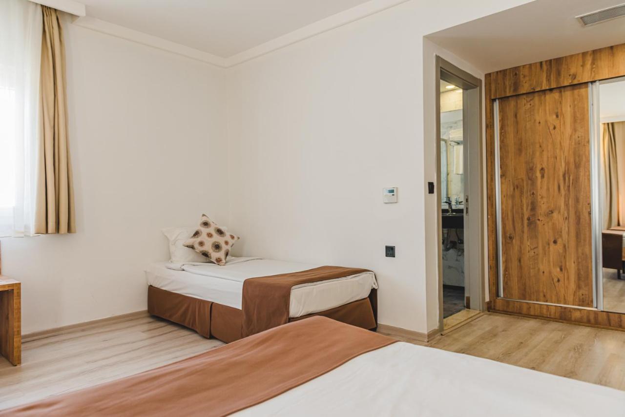 Uptown Bueyuek Anadolu Girne Hotel Екстериор снимка