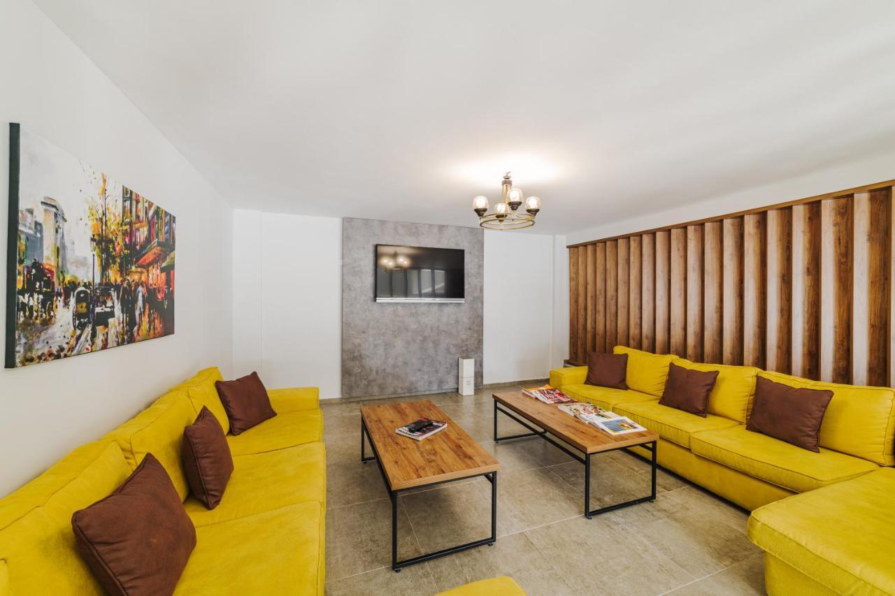 Uptown Bueyuek Anadolu Girne Hotel Екстериор снимка