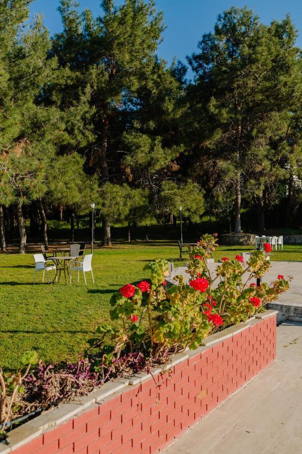 Uptown Bueyuek Anadolu Girne Hotel Екстериор снимка