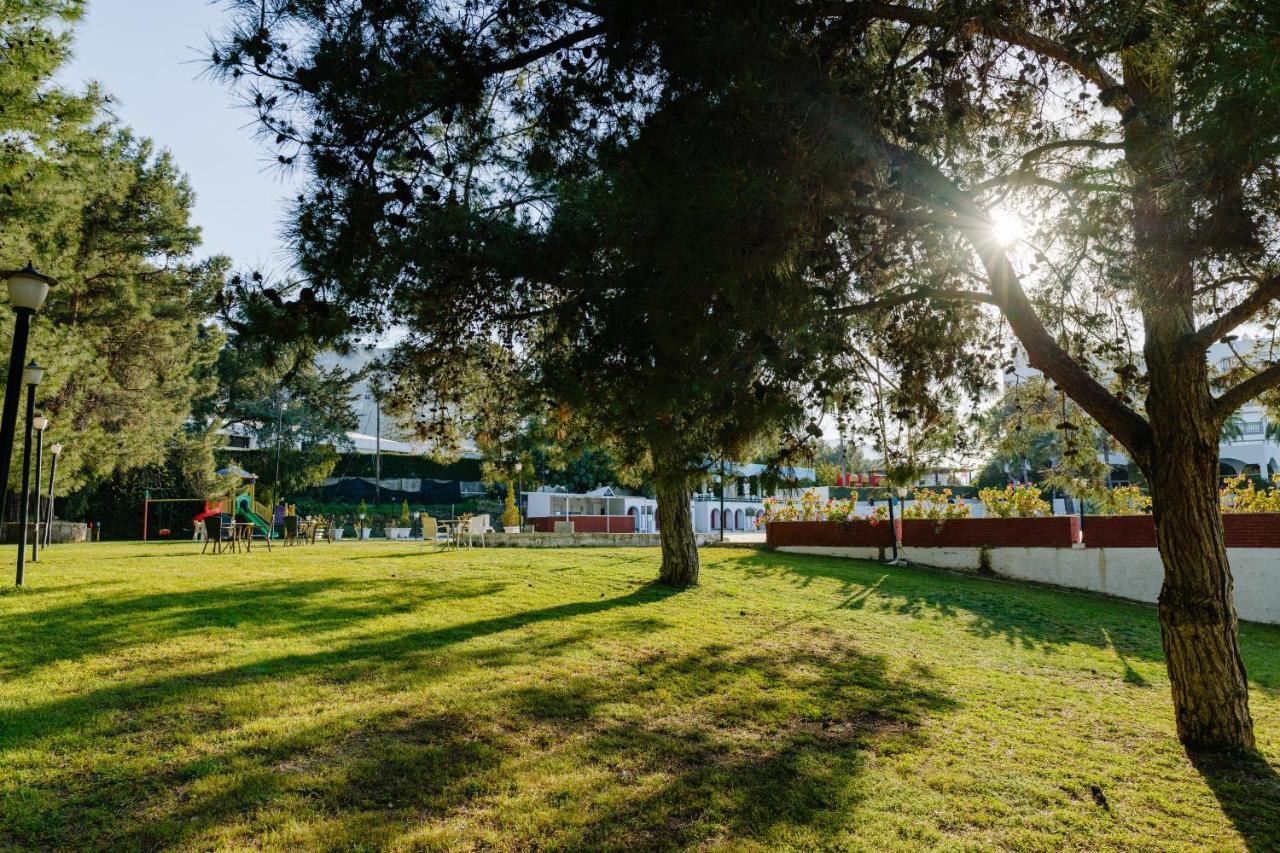 Uptown Bueyuek Anadolu Girne Hotel Екстериор снимка