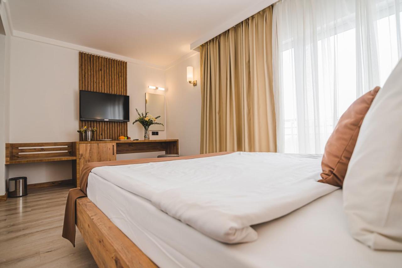 Uptown Bueyuek Anadolu Girne Hotel Екстериор снимка