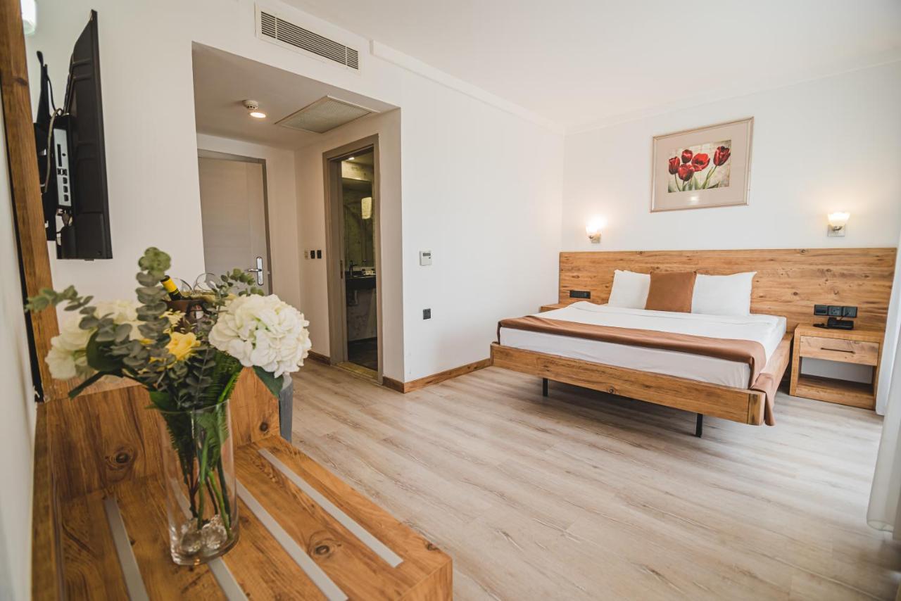 Uptown Bueyuek Anadolu Girne Hotel Екстериор снимка