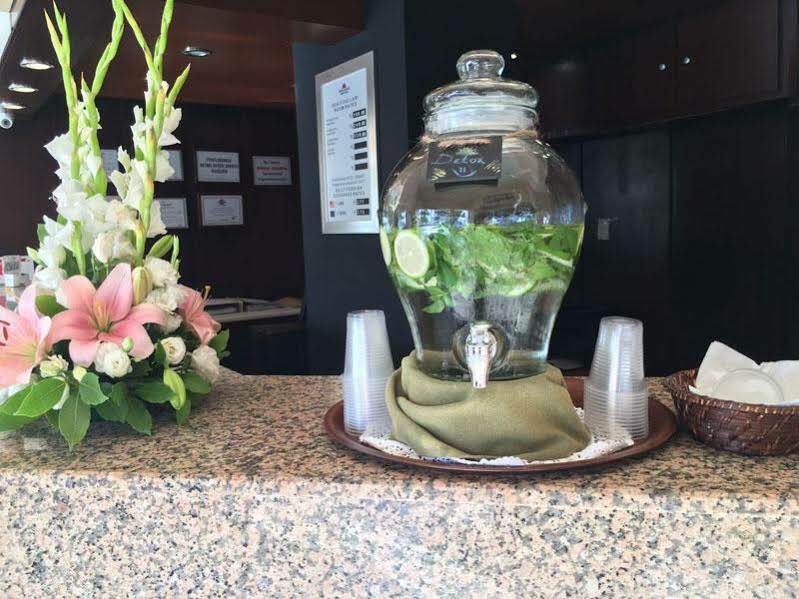 Uptown Bueyuek Anadolu Girne Hotel Екстериор снимка