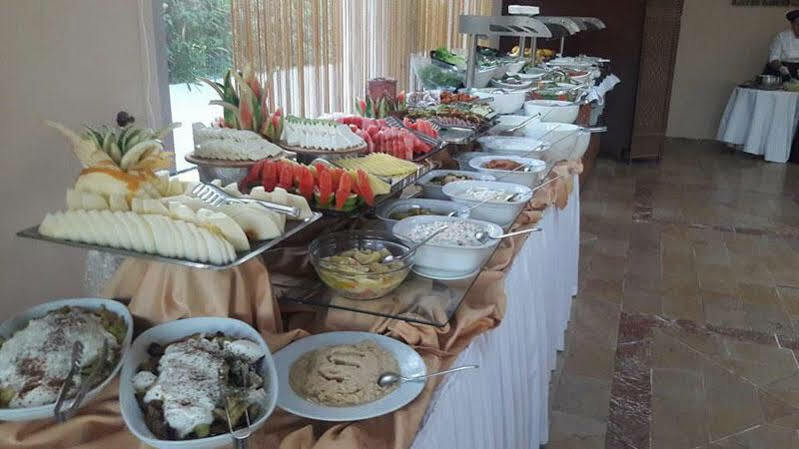 Uptown Bueyuek Anadolu Girne Hotel Екстериор снимка