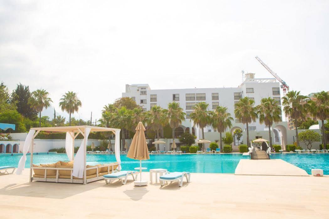 Uptown Bueyuek Anadolu Girne Hotel Екстериор снимка