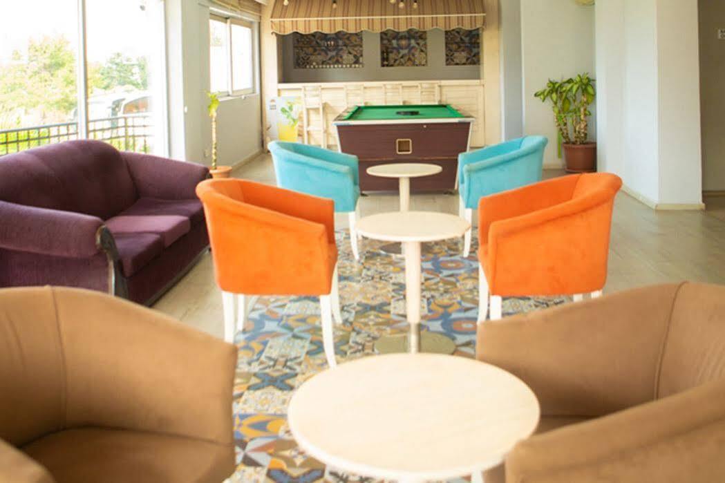Uptown Bueyuek Anadolu Girne Hotel Екстериор снимка